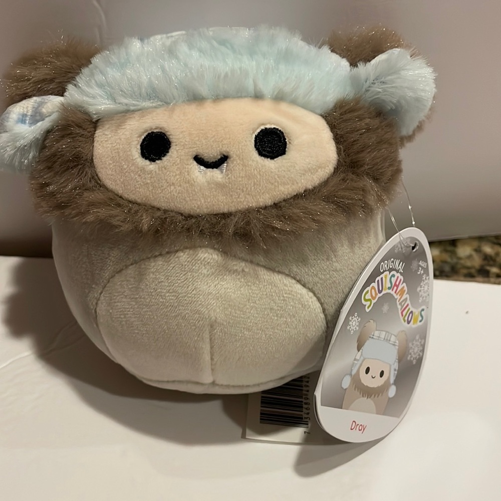 RARE Dray Squishmallow 4.5”